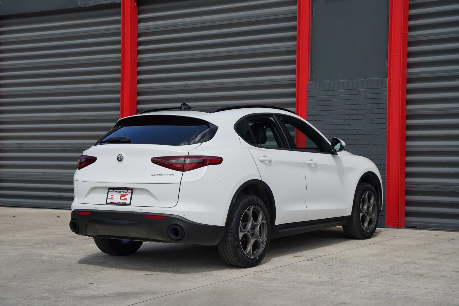 Used 2023 Alfa Romeo Stelvio Sprint RWD image 8