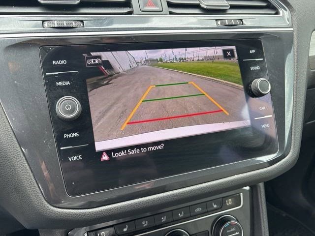 Used 2021 Volkswagen Tiguan SE AWD/4WD image 22