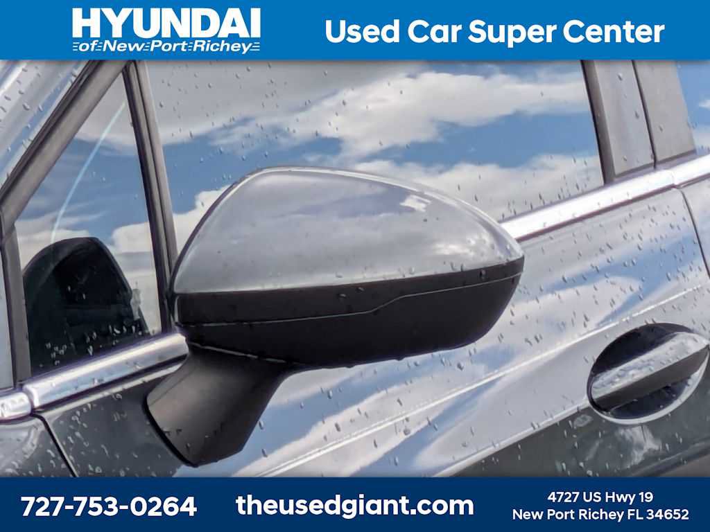 Used 2018 Chevrolet Cruze LT w/ RS Package FWD image 11