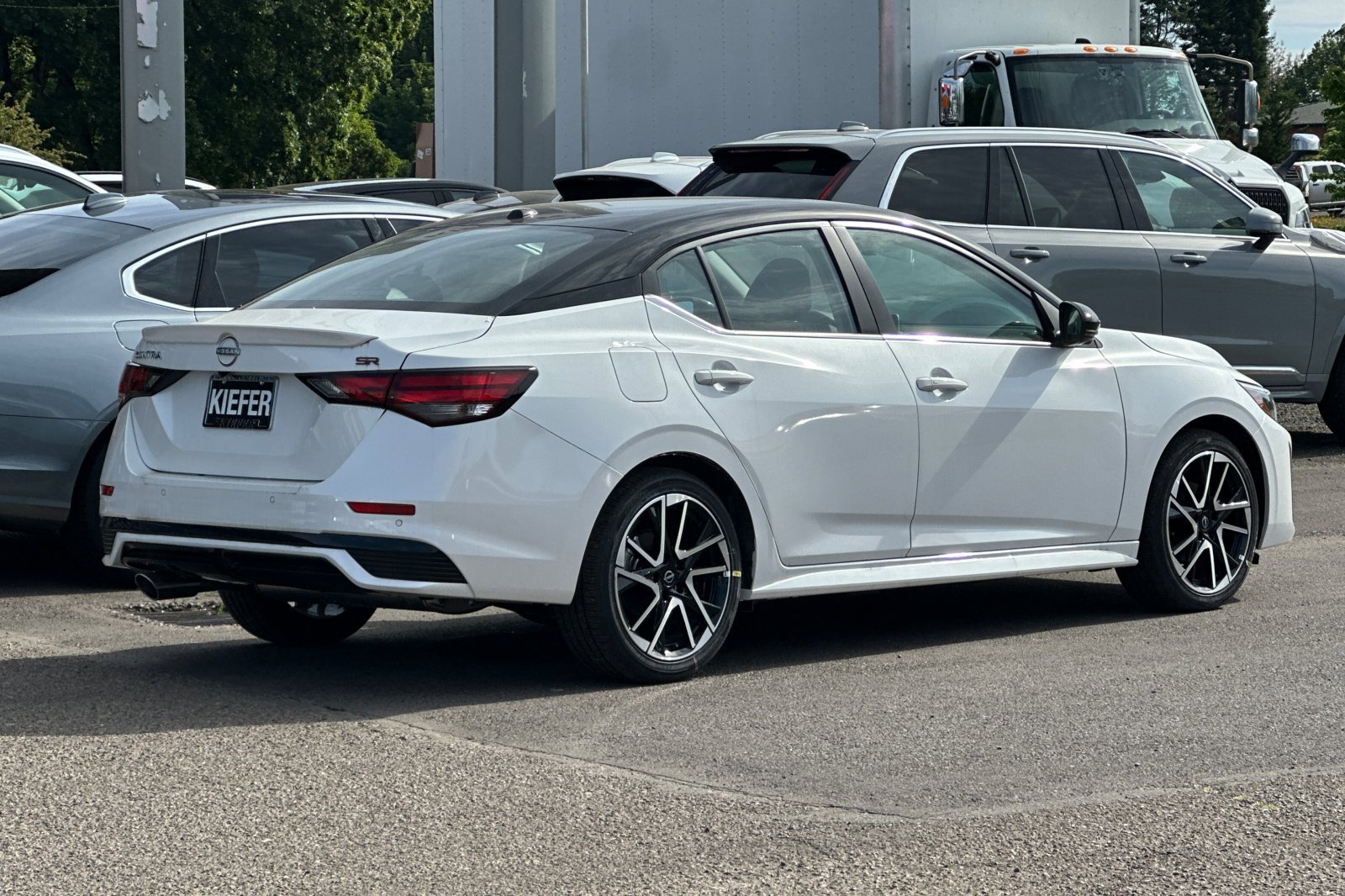 Used 2025 Nissan Sentra SR w/ SR Premium Package image 4