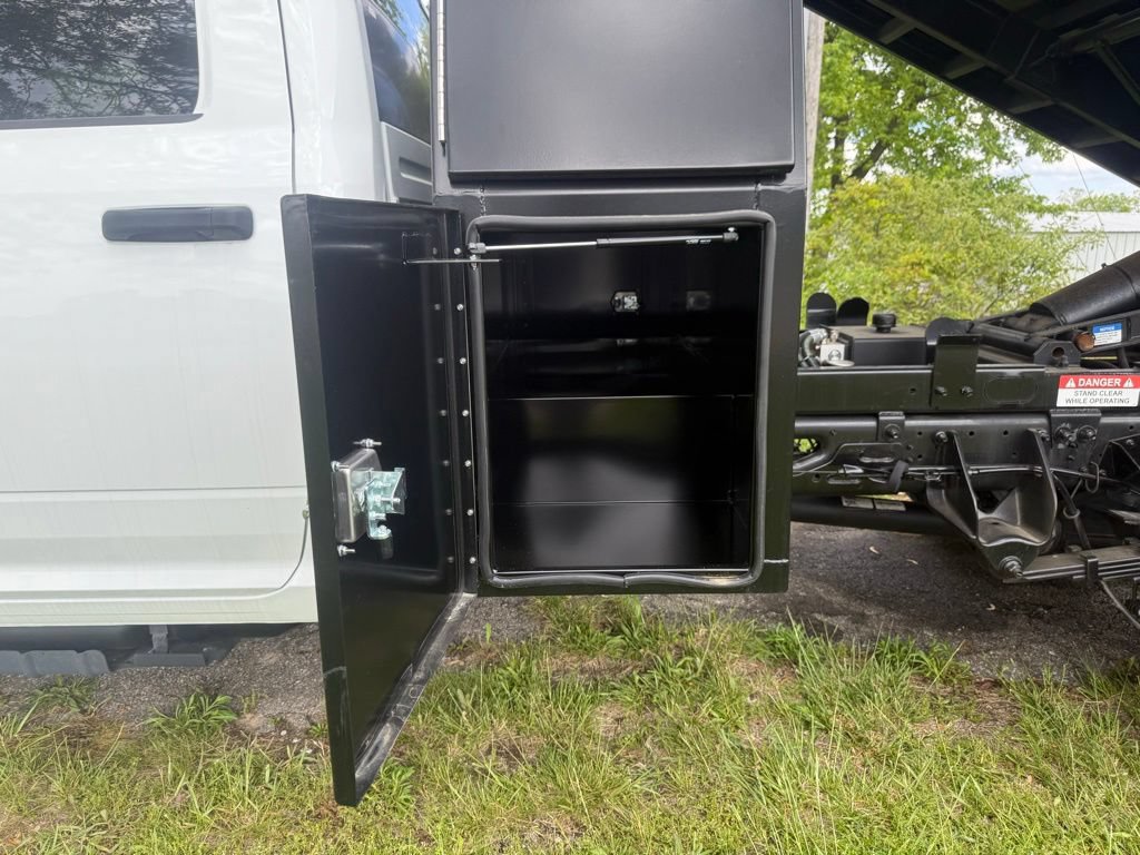 New 2024 RAM 5500 Tradesman AWD/4WD image 42