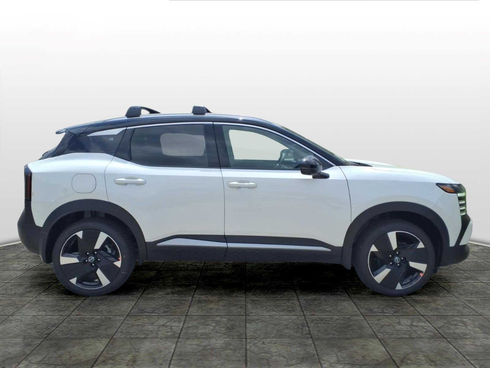 New 2026 Nissan Kicks SR w/ Cold Weather Package AWD/4WD image 2
