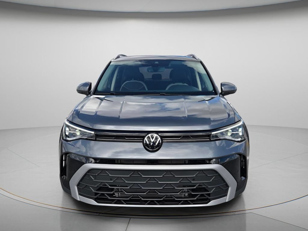 New 2026 Volkswagen Taos SE FWD image 3