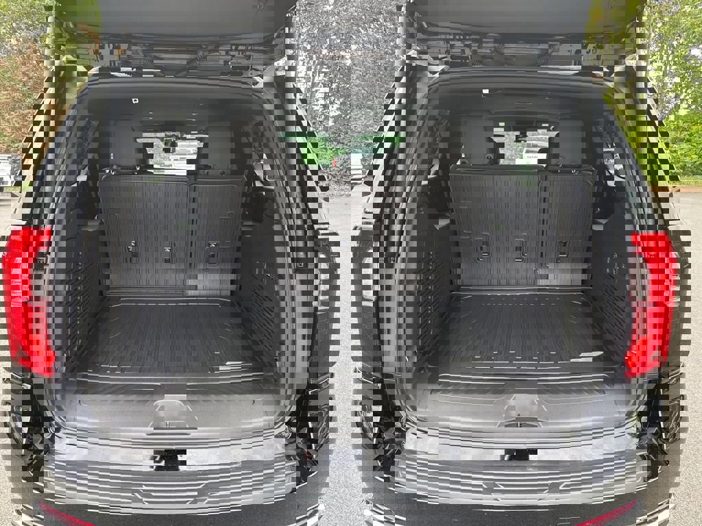 New 2026 GMC Yukon XL Elevation w/ LPO, Floor Liner Package image 60