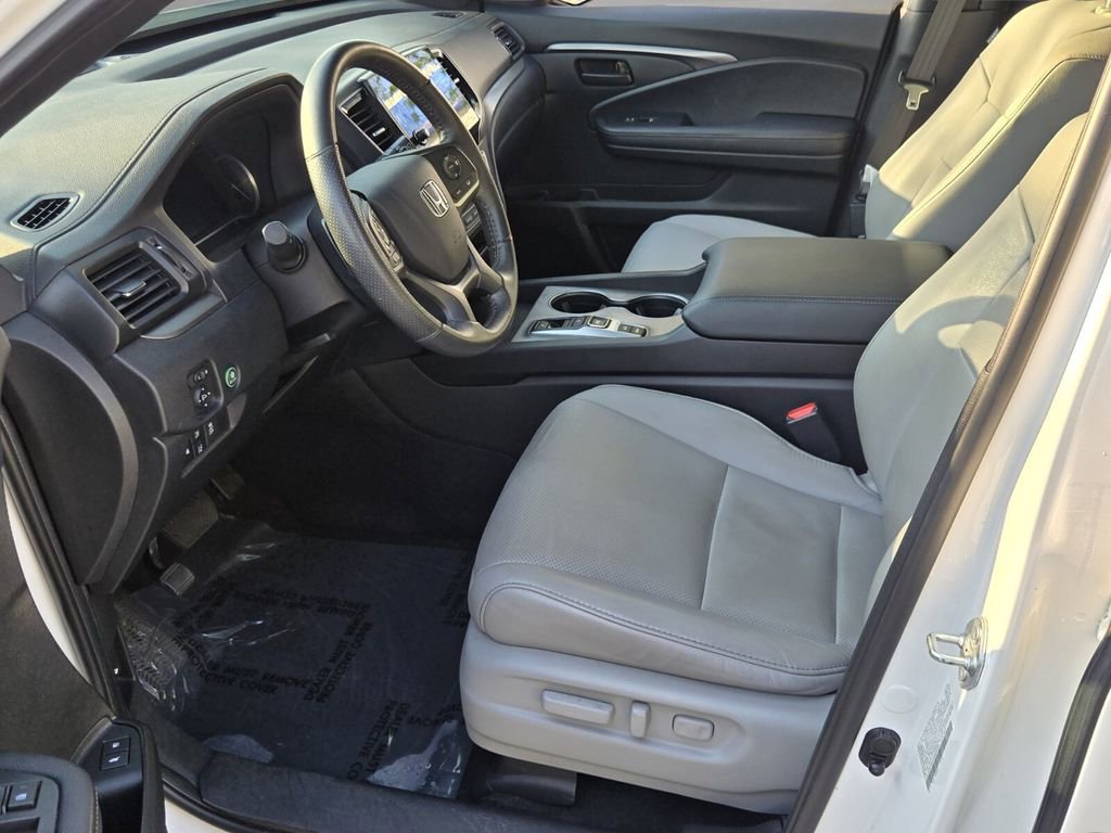 Certified 2024 Honda Passport EX-L image 9