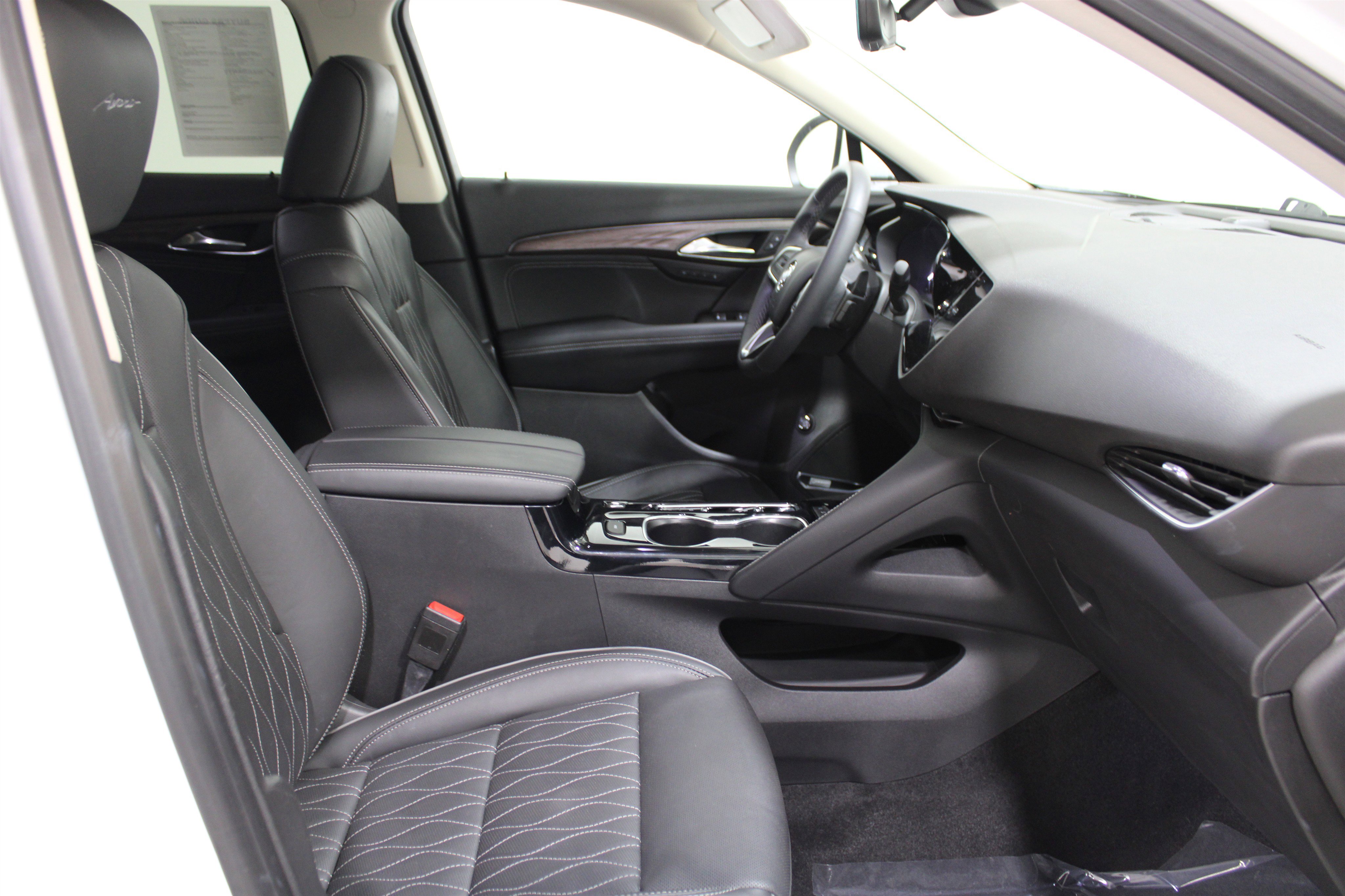 Used 2021 Buick Envision Avenir w/ Technology Package II image 24