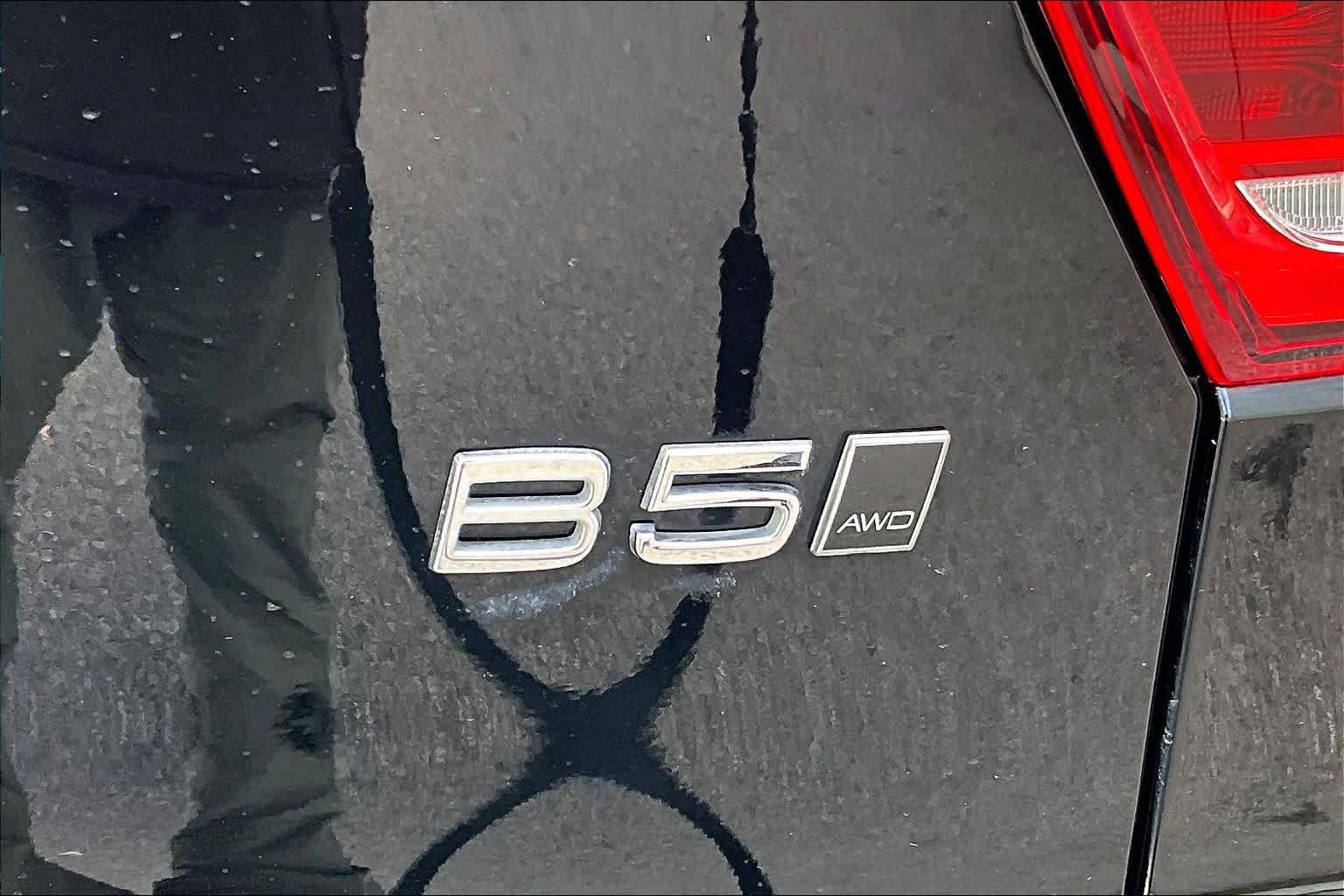 Used 2024 Volvo XC40 B5 Core w/ Protection Package Premier AWD/4WD image 10
