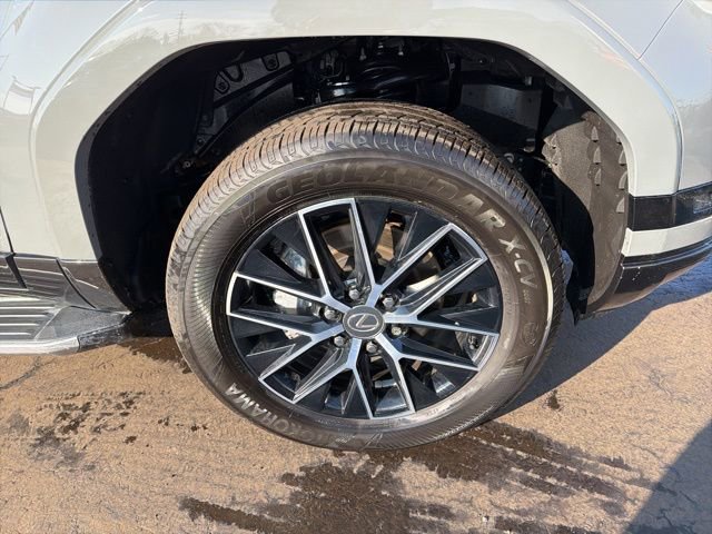 Used 2025 Lexus GX 550 w/ Accessory Package (2T) image 27