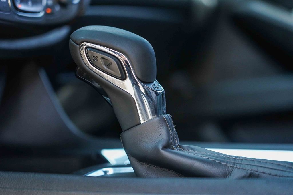 Used 2023 Chevrolet Traverse Premier image 24