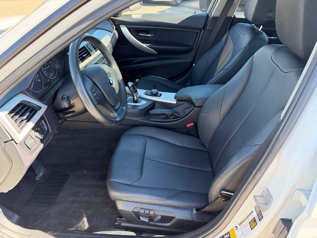 Used 2014 BMW 320i xDrive Sedan AWD/4WD image 8