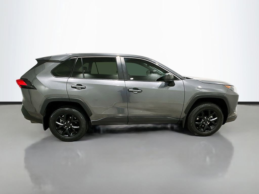 Used 2022 Toyota RAV4 LE FWD image 8