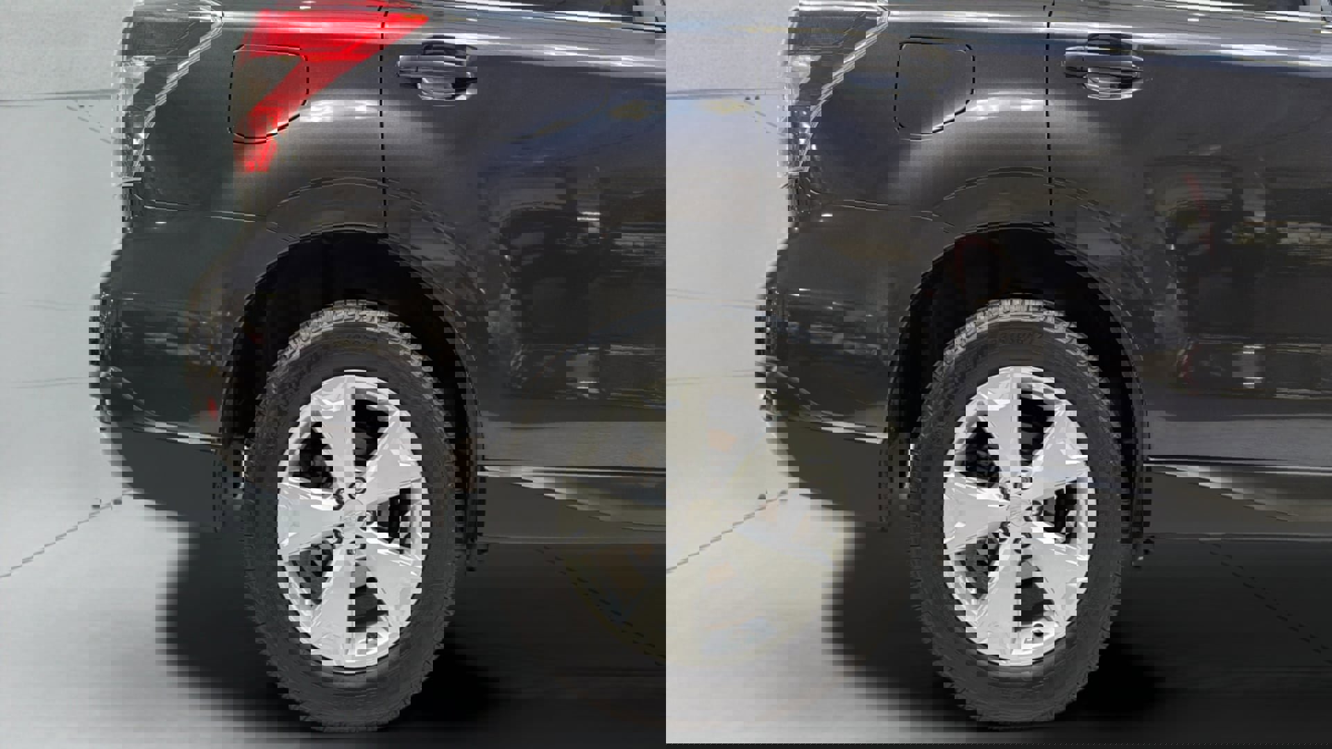 Used 2015 Subaru Forester 2.5i Limited image 35