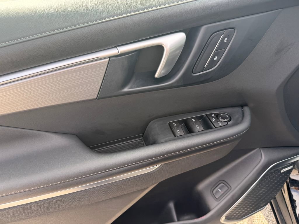 Used 2025 Buick Enclave Preferred image 21