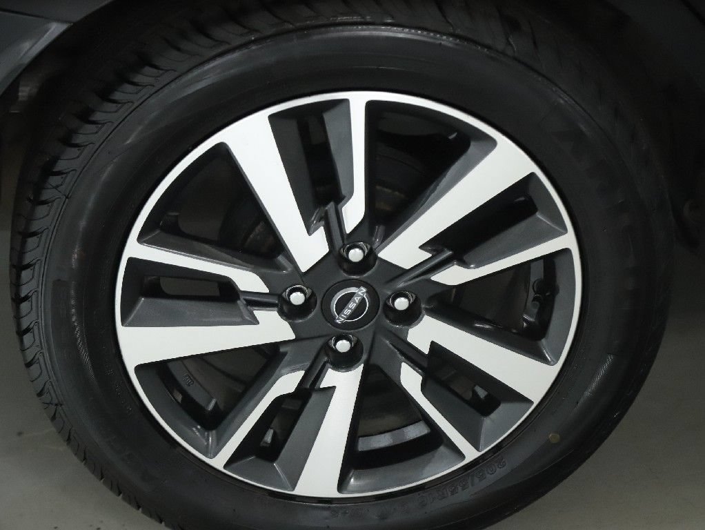 Used 2025 Nissan Versa SV w/ Trunk Package FWD image 12
