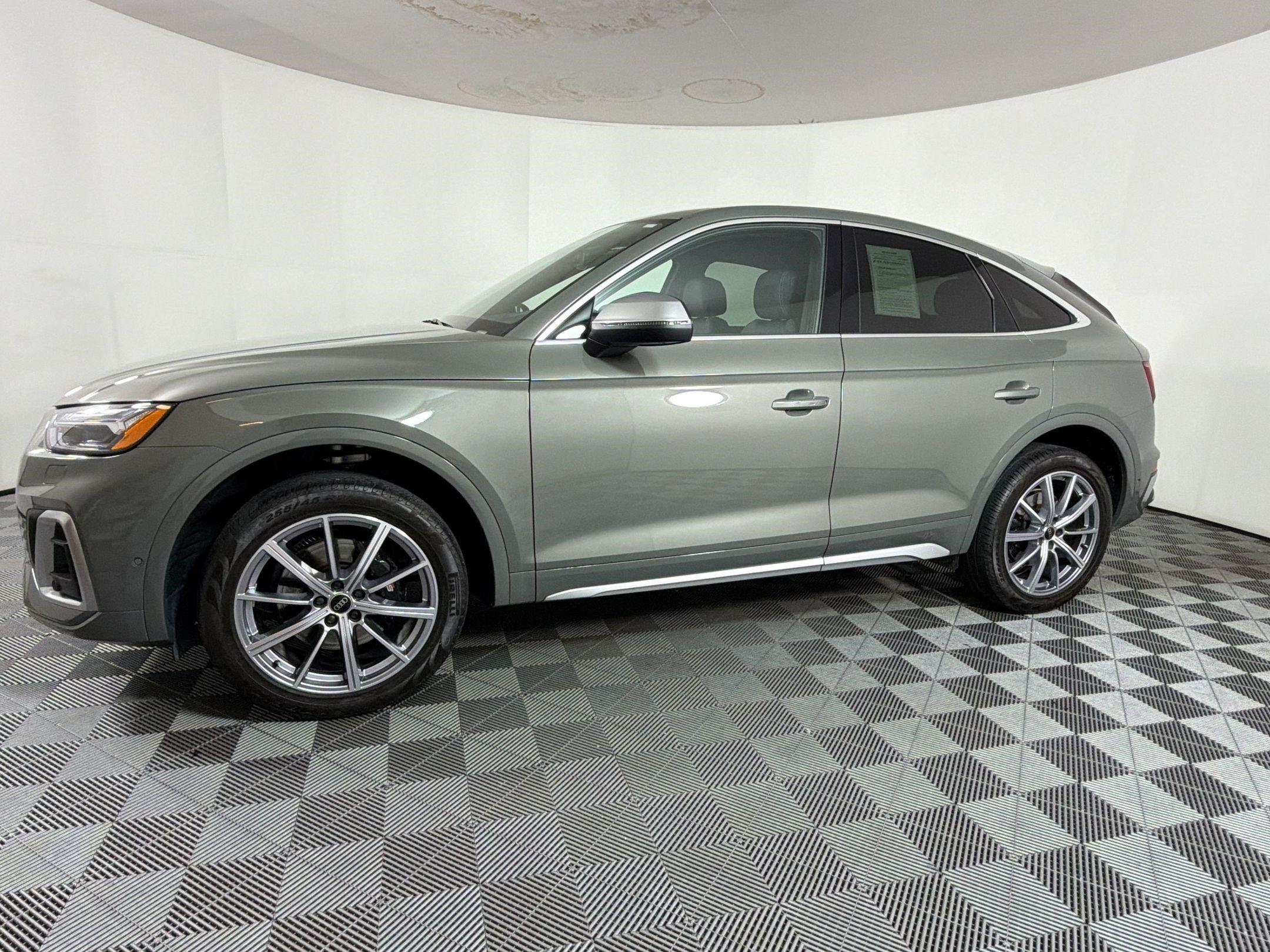 Used 2023 Audi SQ5 Prestige w/ Prestige Package AWD/4WD image 19