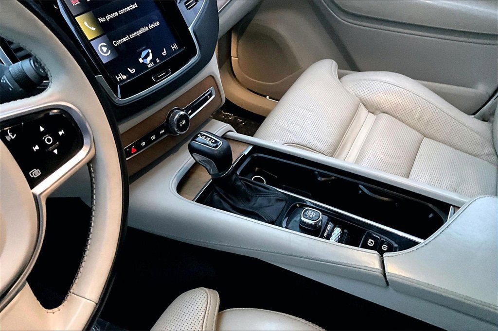 Used 2019 Volvo XC90 T6 Inscription w/ Protection Package image 12