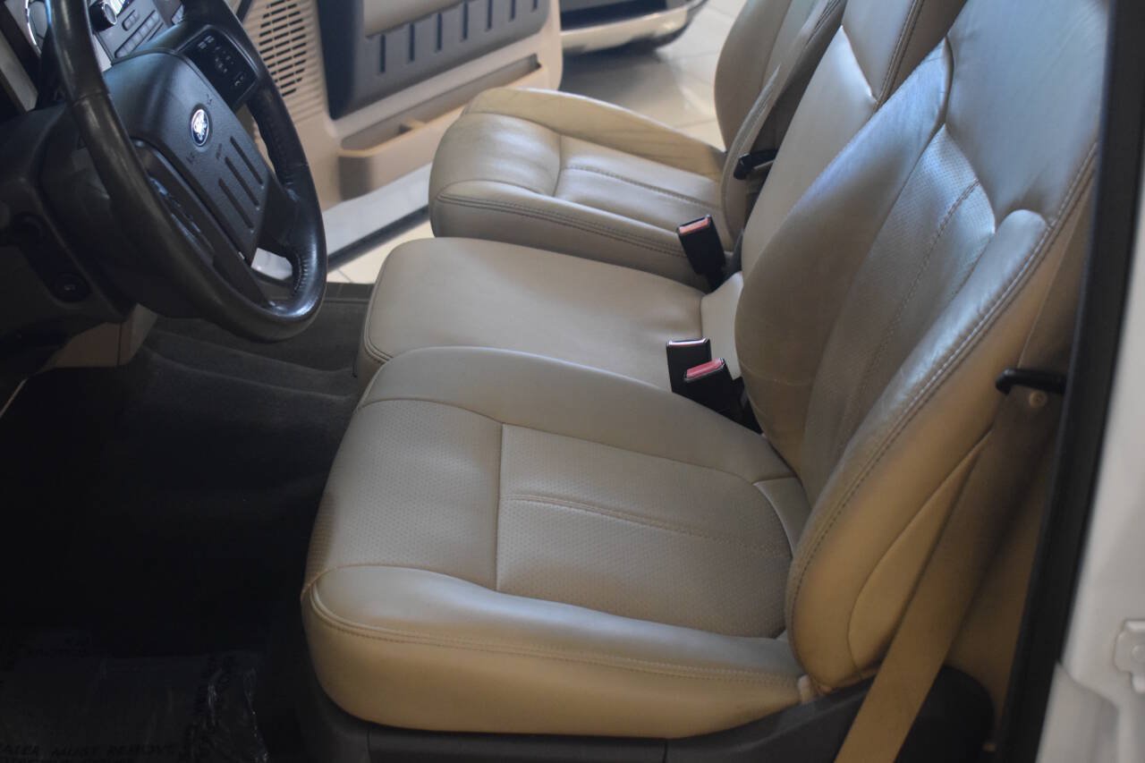 Used 2011 Ford F250 Lariat w/ Lariat Interior Pkg RWD image 56