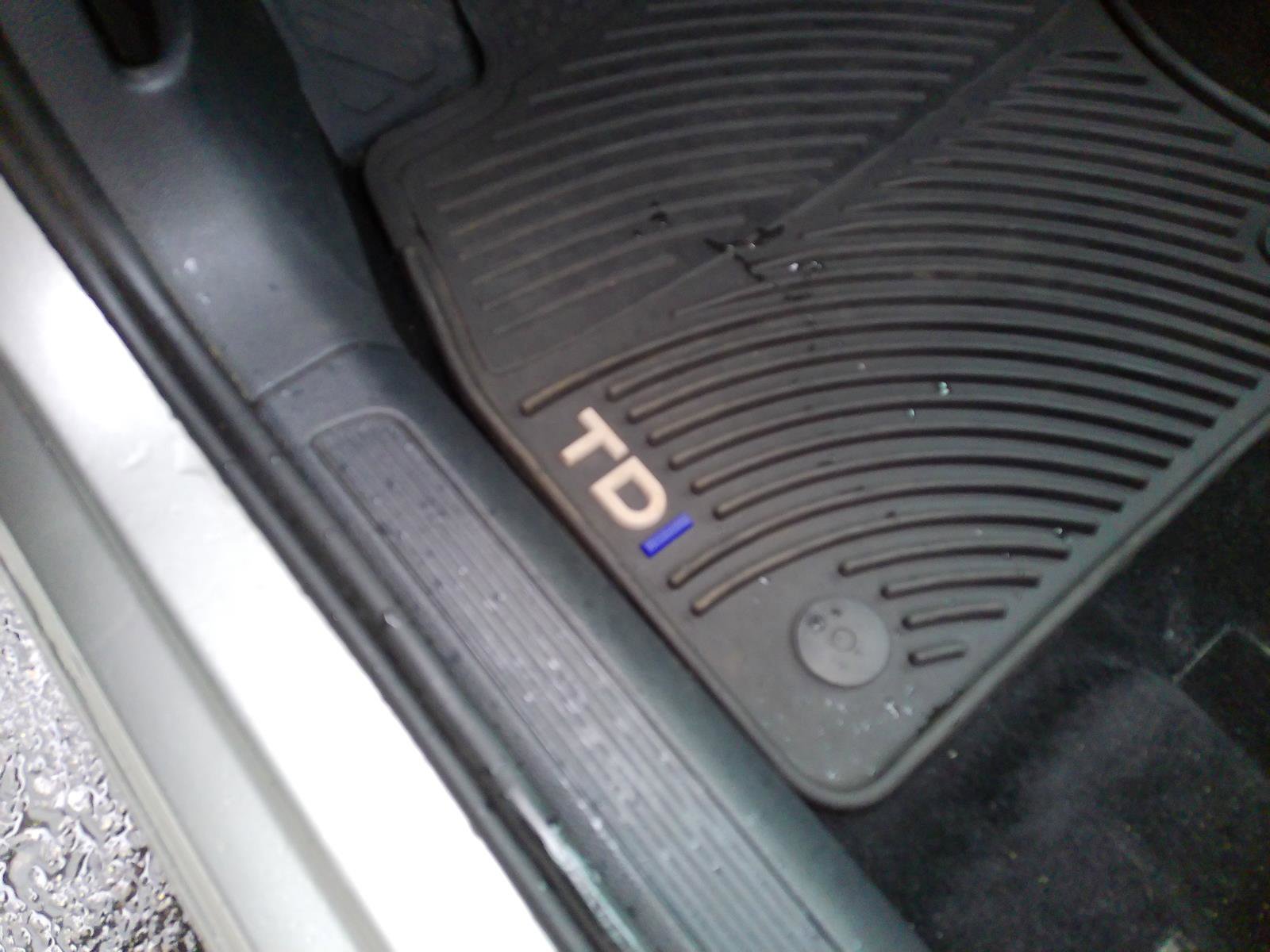 Used 2015 Volkswagen Golf TDI S FWD image 5