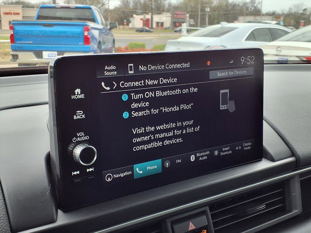 Used 2025 Honda Pilot Touring image 6