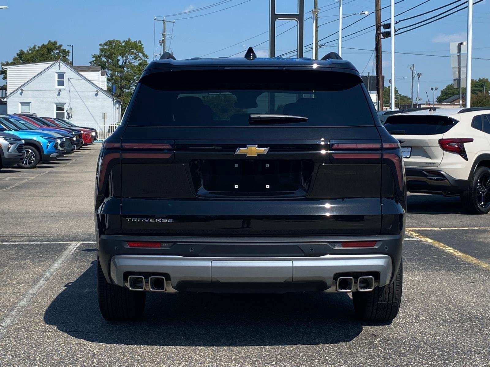 New 2027 Chevrolet Traverse LT w/ Sun and Wheel Package FWD image 5