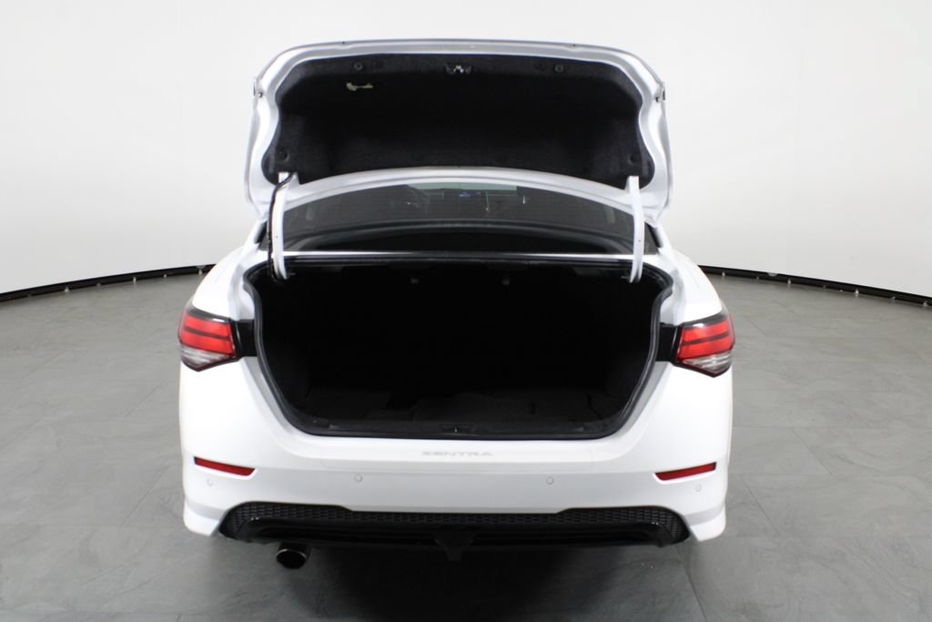 Certified 2022 Nissan Sentra SR w/ Midnight Edition FWD image 17