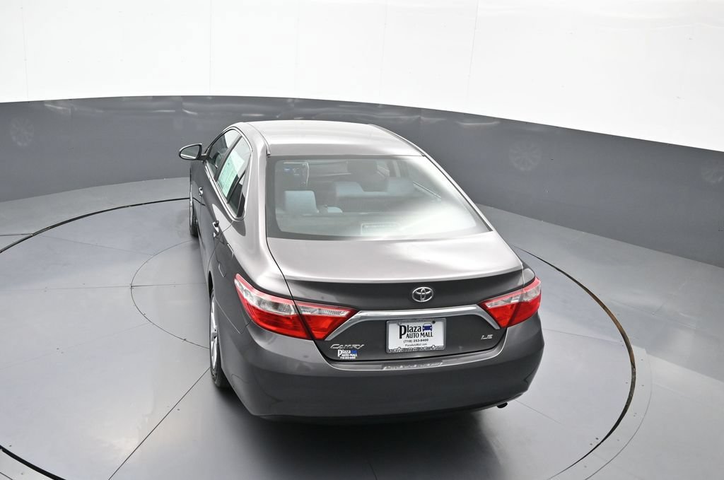 Used 2016 Toyota Camry LE FWD image 38