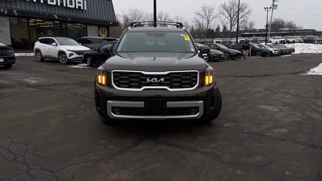Used 2024 Kia Telluride SX Prestige w/ Towing Package AWD/4WD image 3
