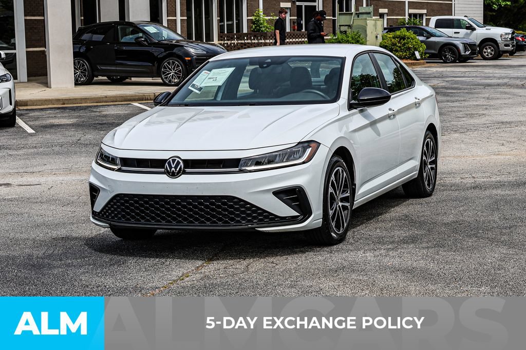 Used 2025 Volkswagen Jetta Sport FWD image 3