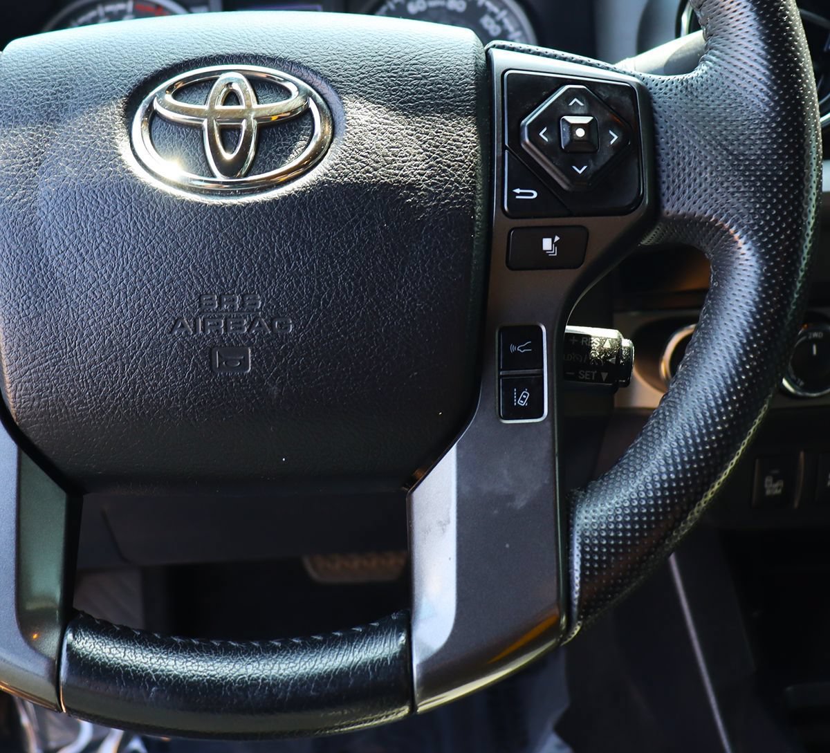 Used 2021 Toyota Tacoma TRD Off-Road w/ Technology Package AWD/4WD image 57