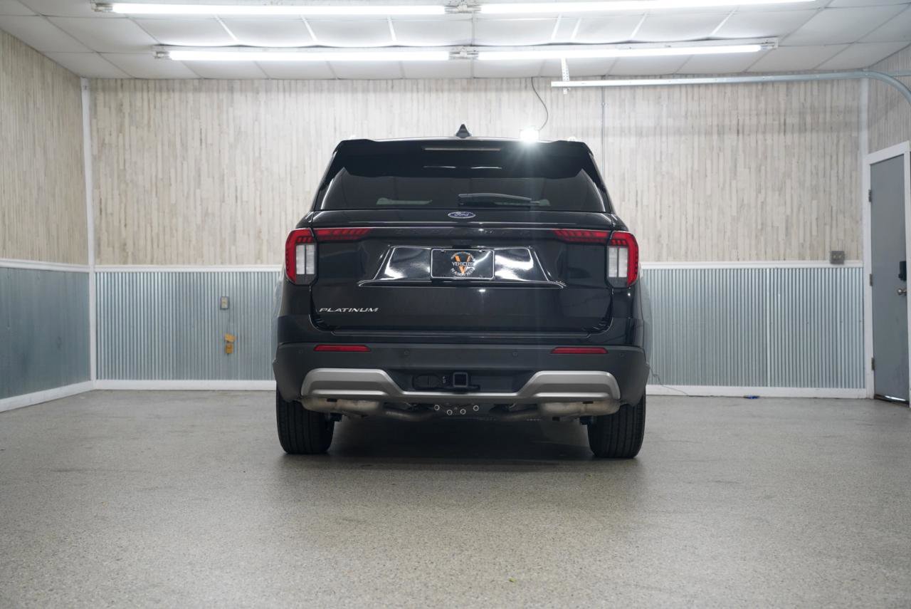 Used 2025 Ford Explorer Platinum RWD image 8