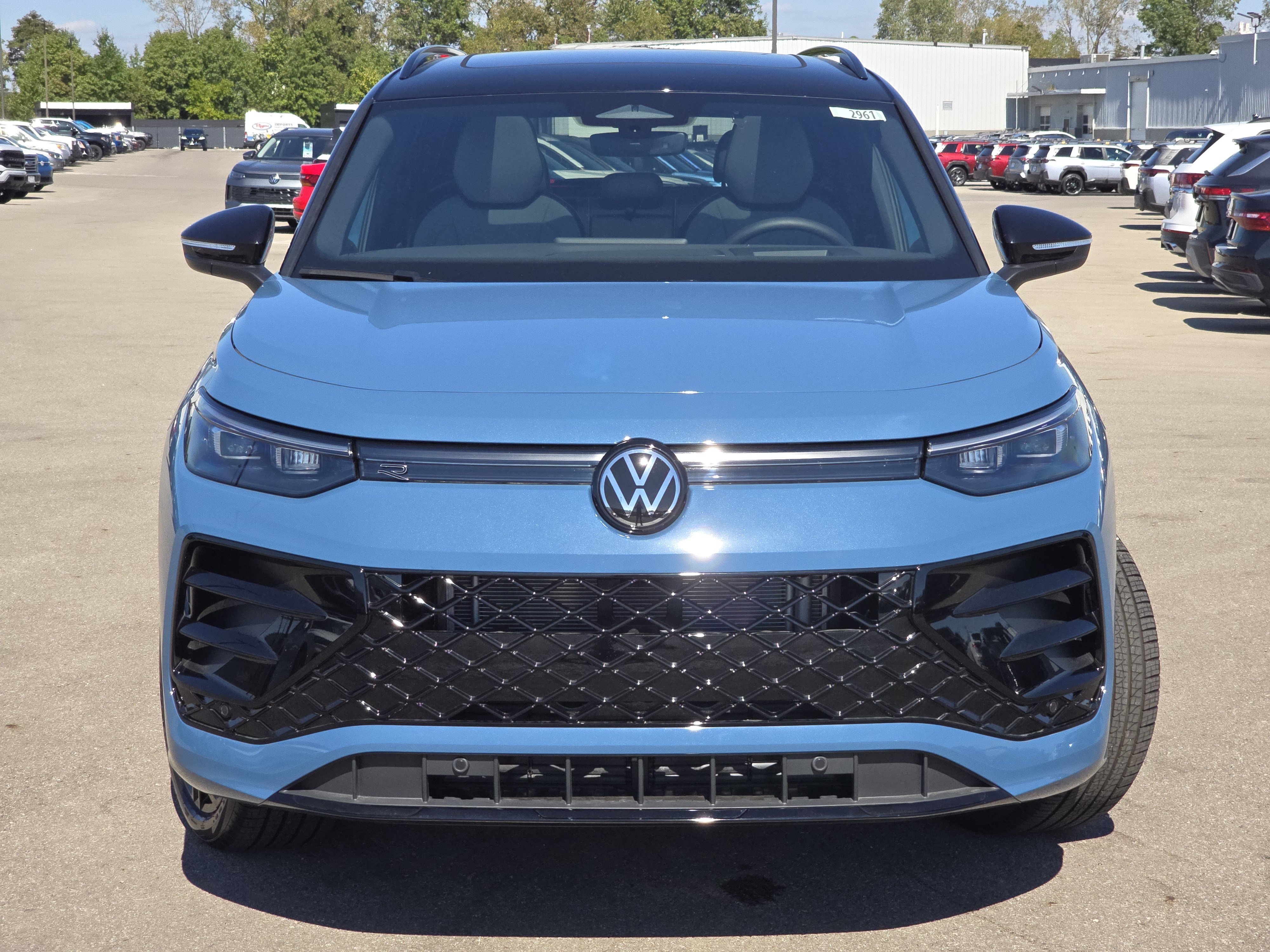 New 2026 Volkswagen Tiguan SE R-Line AWD/4WD image 2