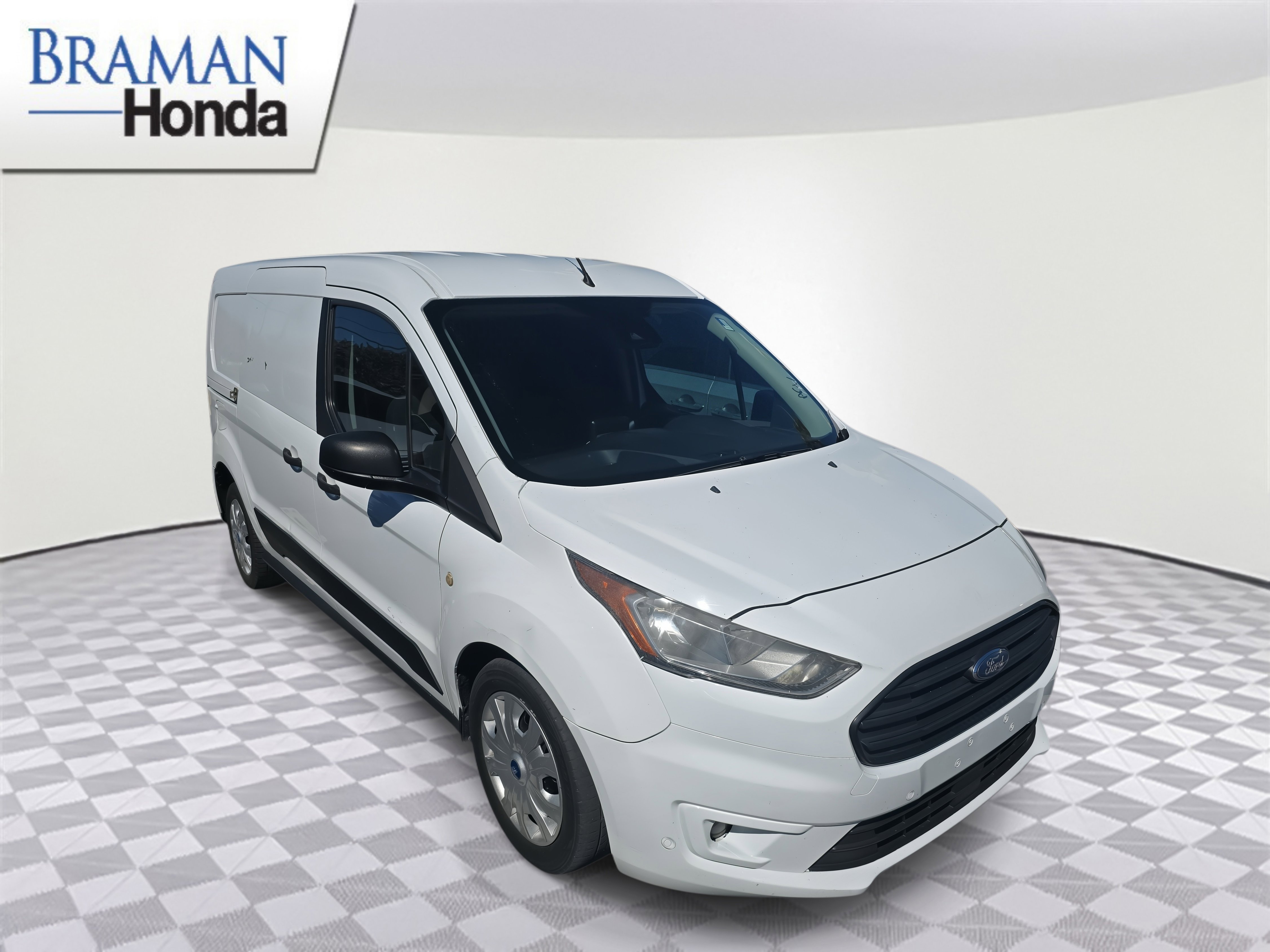 Used 2019 Ford Transit Connect XLT w/ Driver-Assist Package image 4