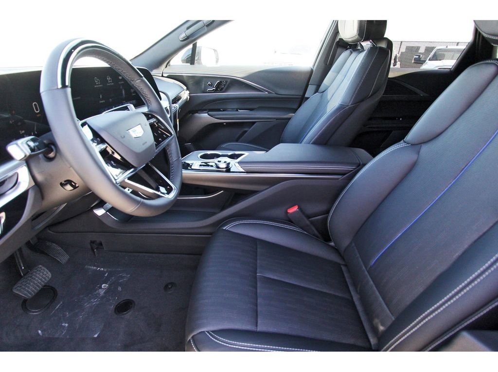 New 2026 Cadillac Lyriq Luxury image 6