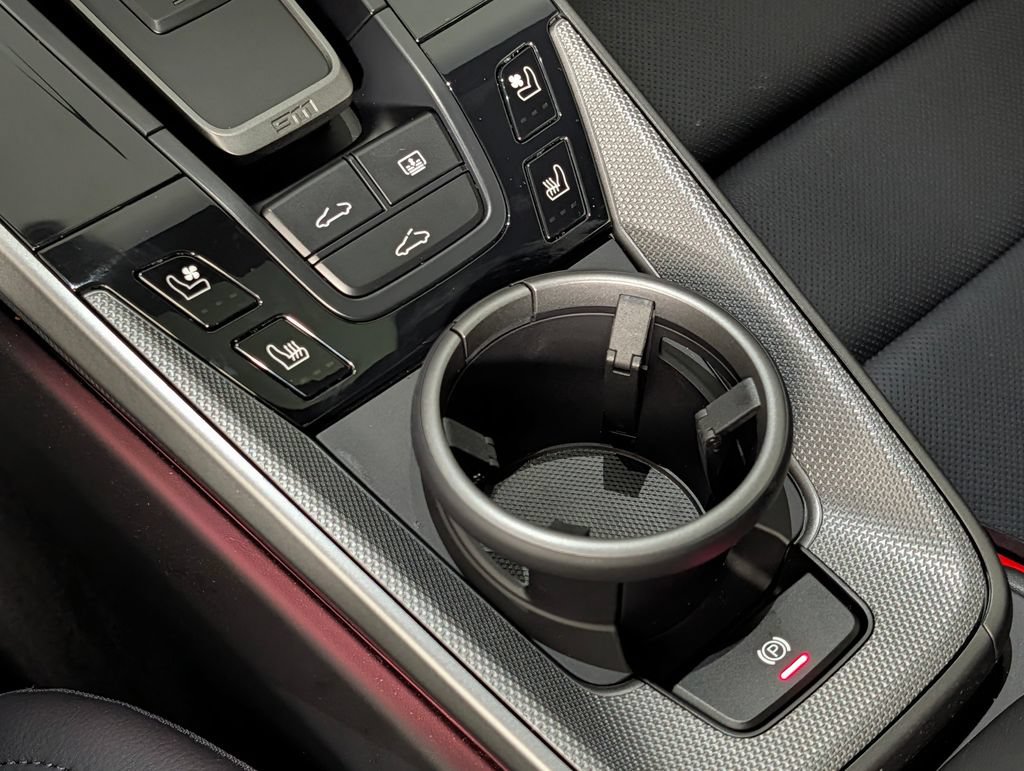 Certified 2025 Porsche 911 Carrera RWD image 33