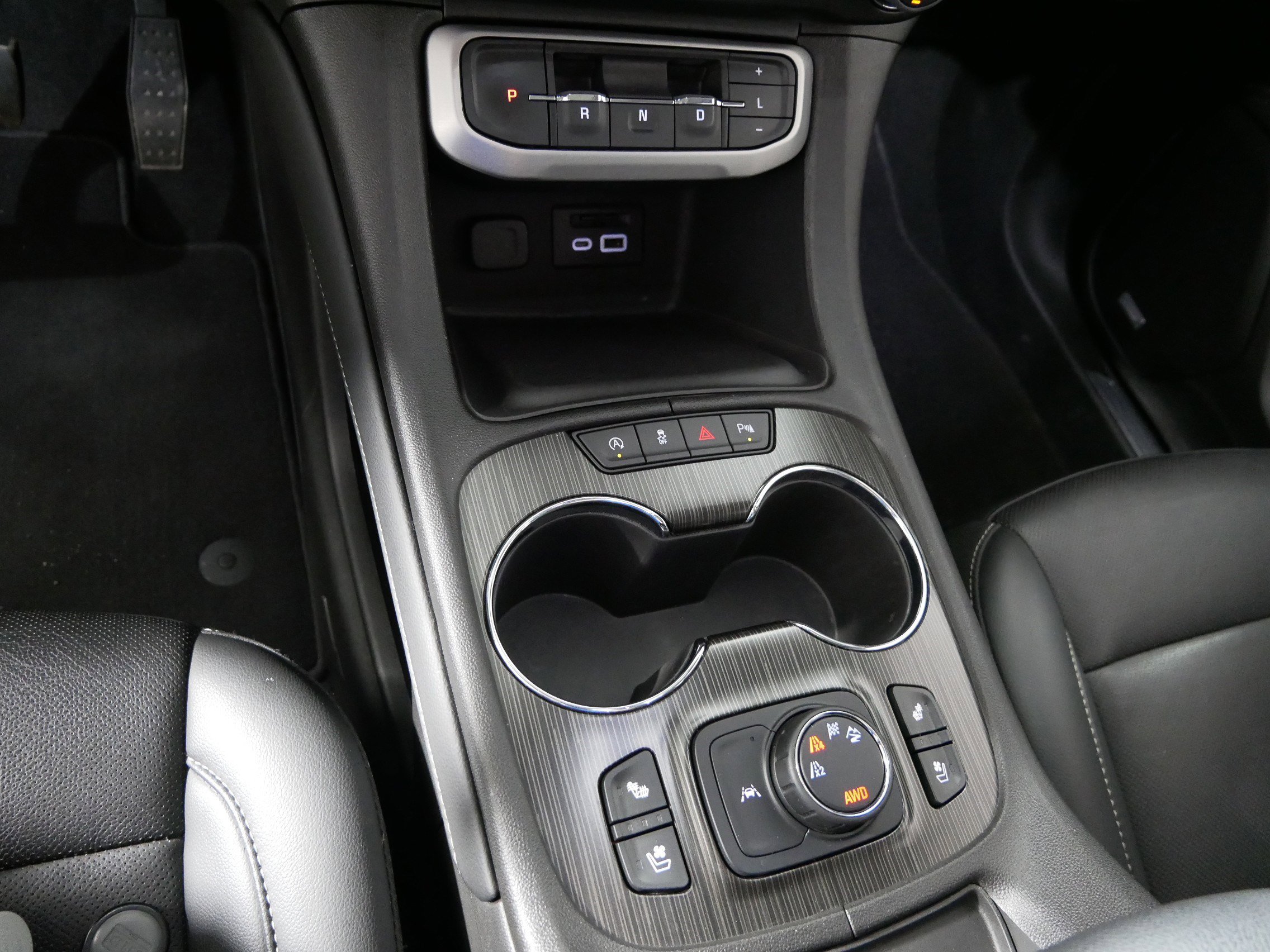 Used 2023 GMC Acadia SLT w/ Preferred Package image 24