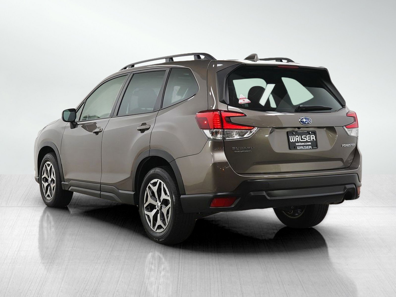 Used 2023 Subaru Forester Premium AWD/4WD image 3