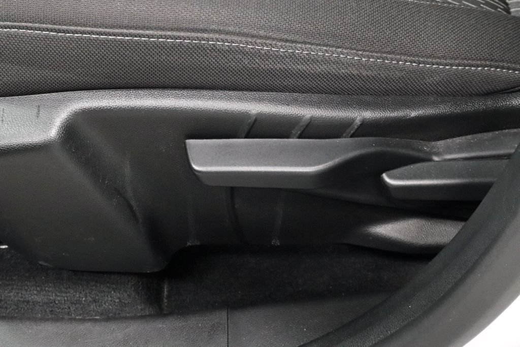 Used 2025 Chevrolet Equinox LT FWD image 22