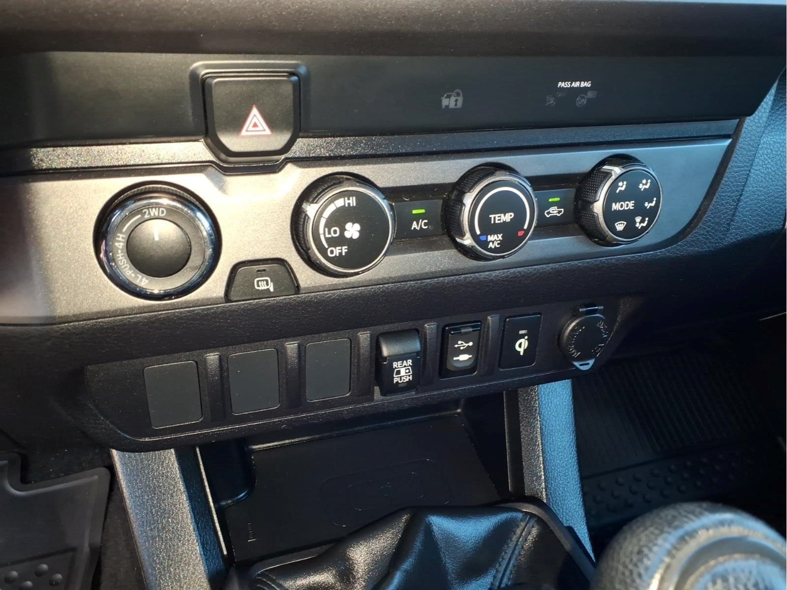 Used 2019 Toyota Tacoma TRD Off-Road AWD/4WD image 18