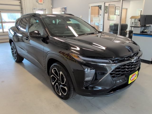 Used 2025 Chevrolet Trax RS w/ Sunroof Package FWD image 7