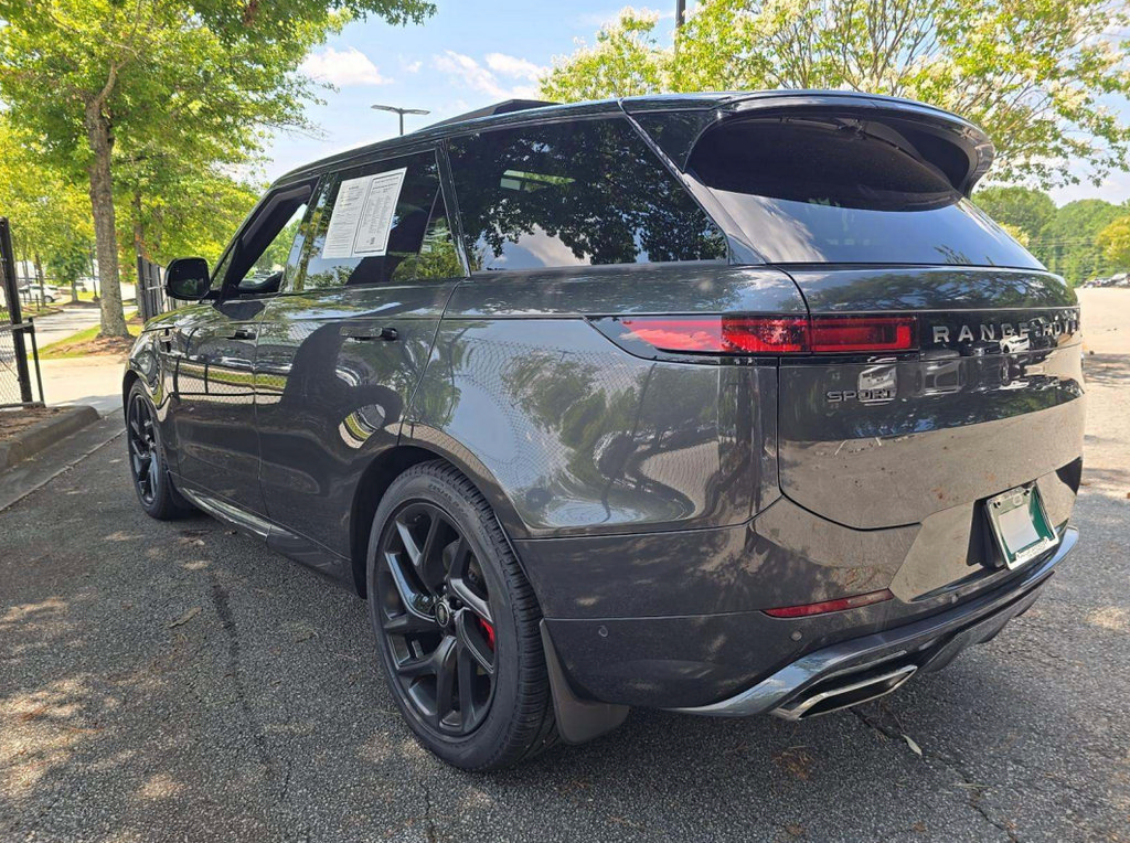 Used 2023 Land Rover Range Rover Sport SE Dynamic AWD/4WD image 2