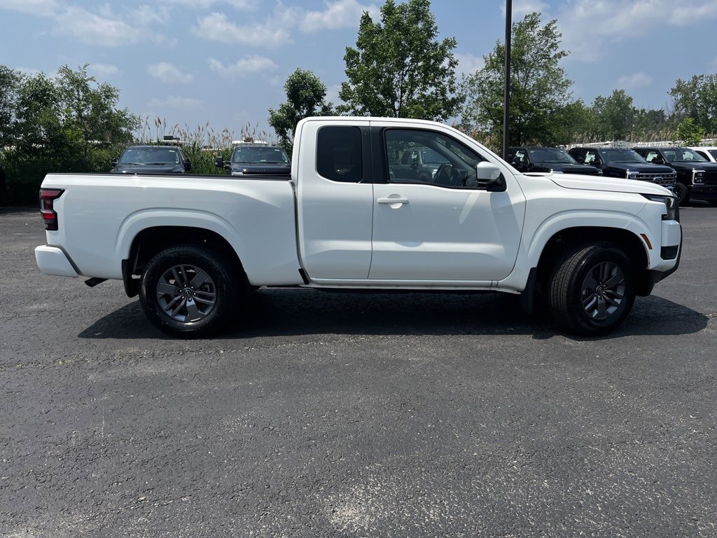 Used 2025 Nissan Frontier SV image 23