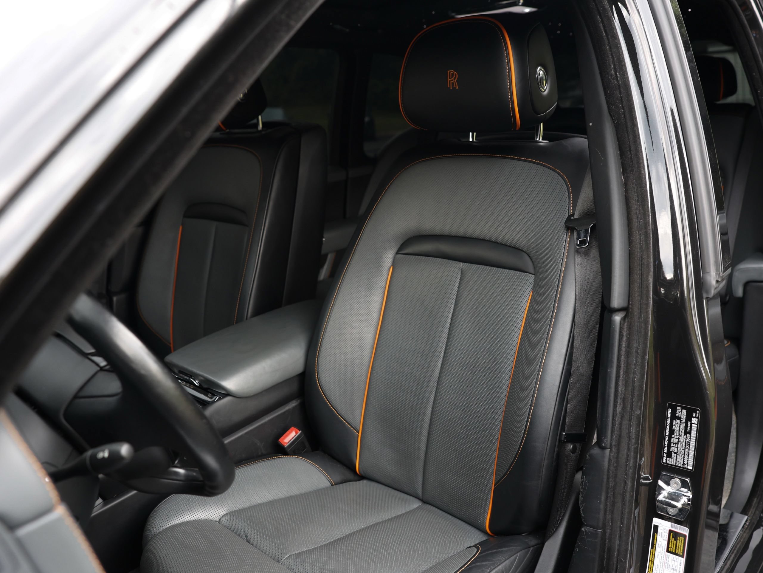 Used 2019 Rolls-Royce Cullinan AWD/4WD image 2