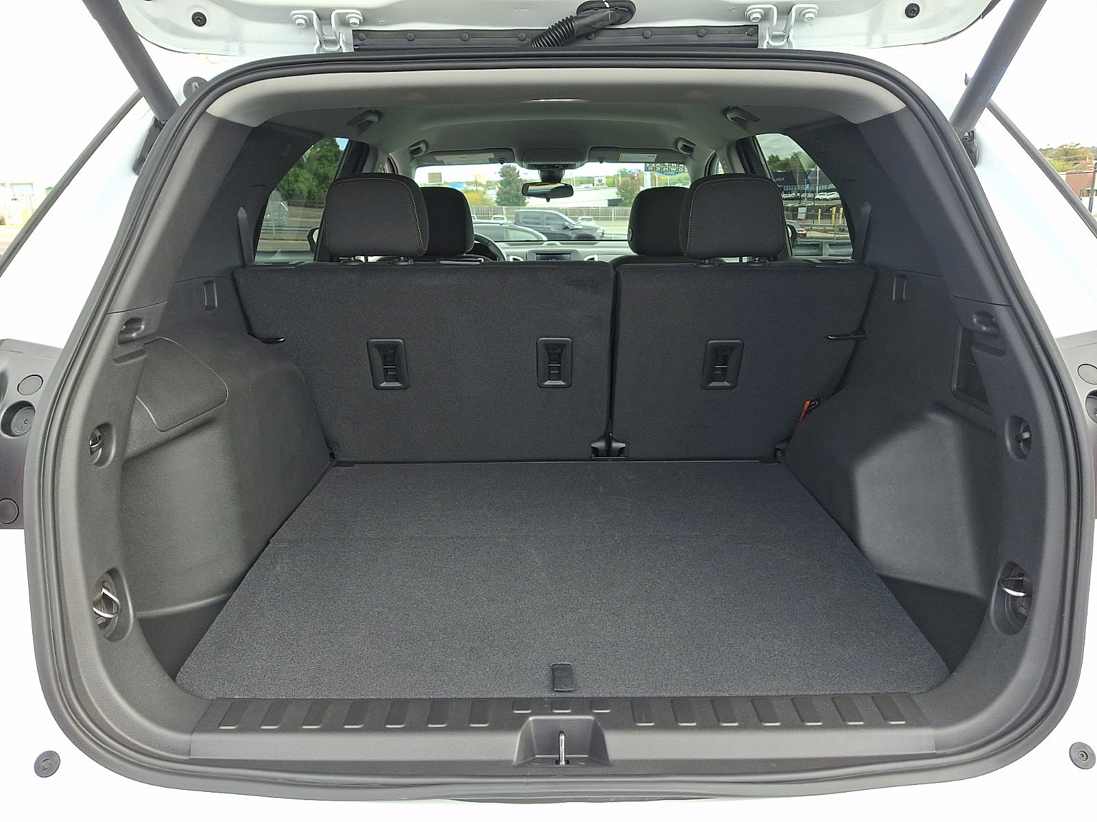 Used 2024 Chevrolet Equinox LT FWD image 29