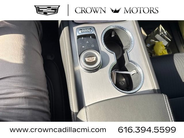 New 2027 Cadillac Vistiq Sport w/ LPO, Floor Liner Package AWD/4WD image 28