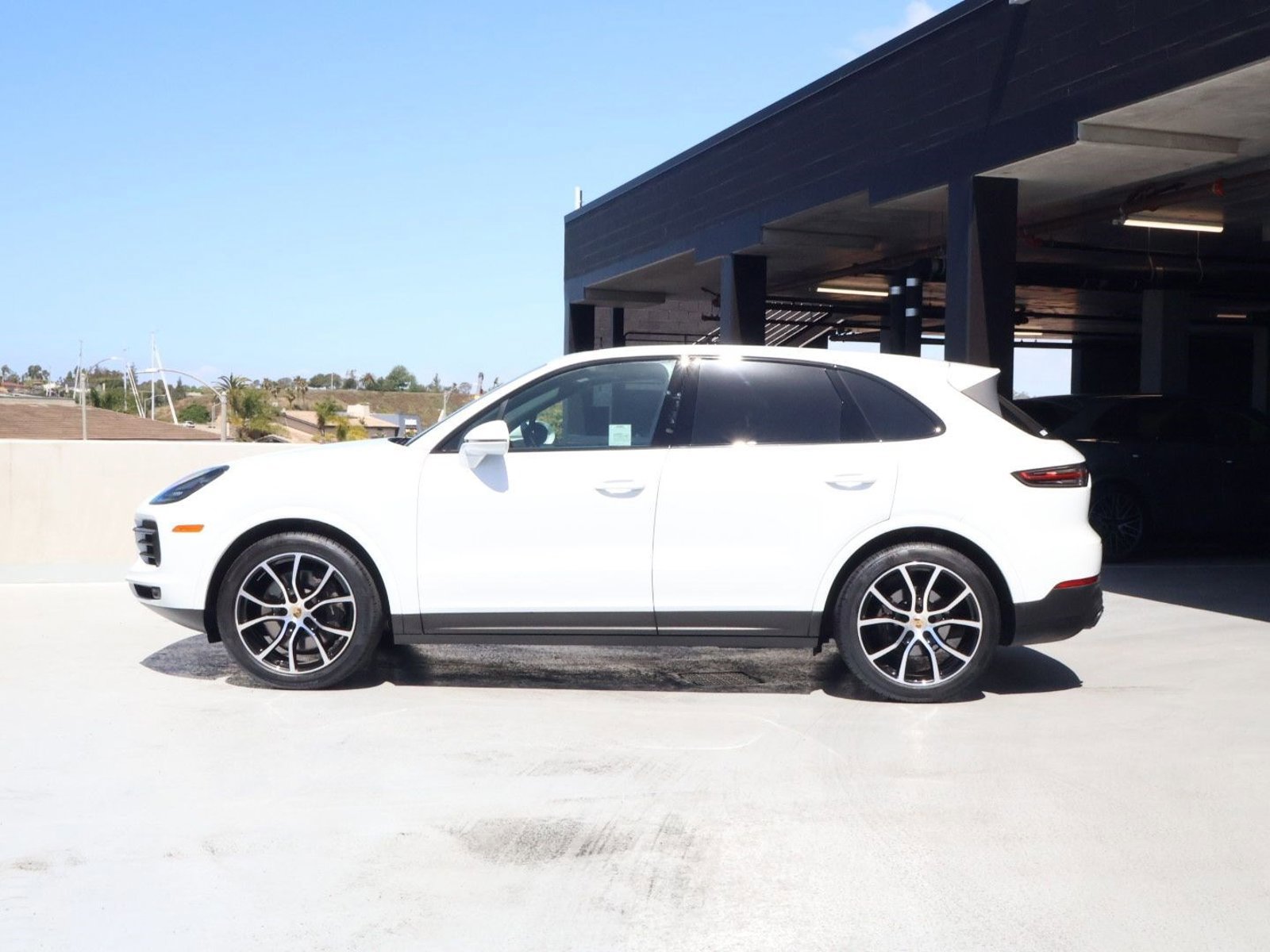 Certified 2023 Porsche Cayenne video 2