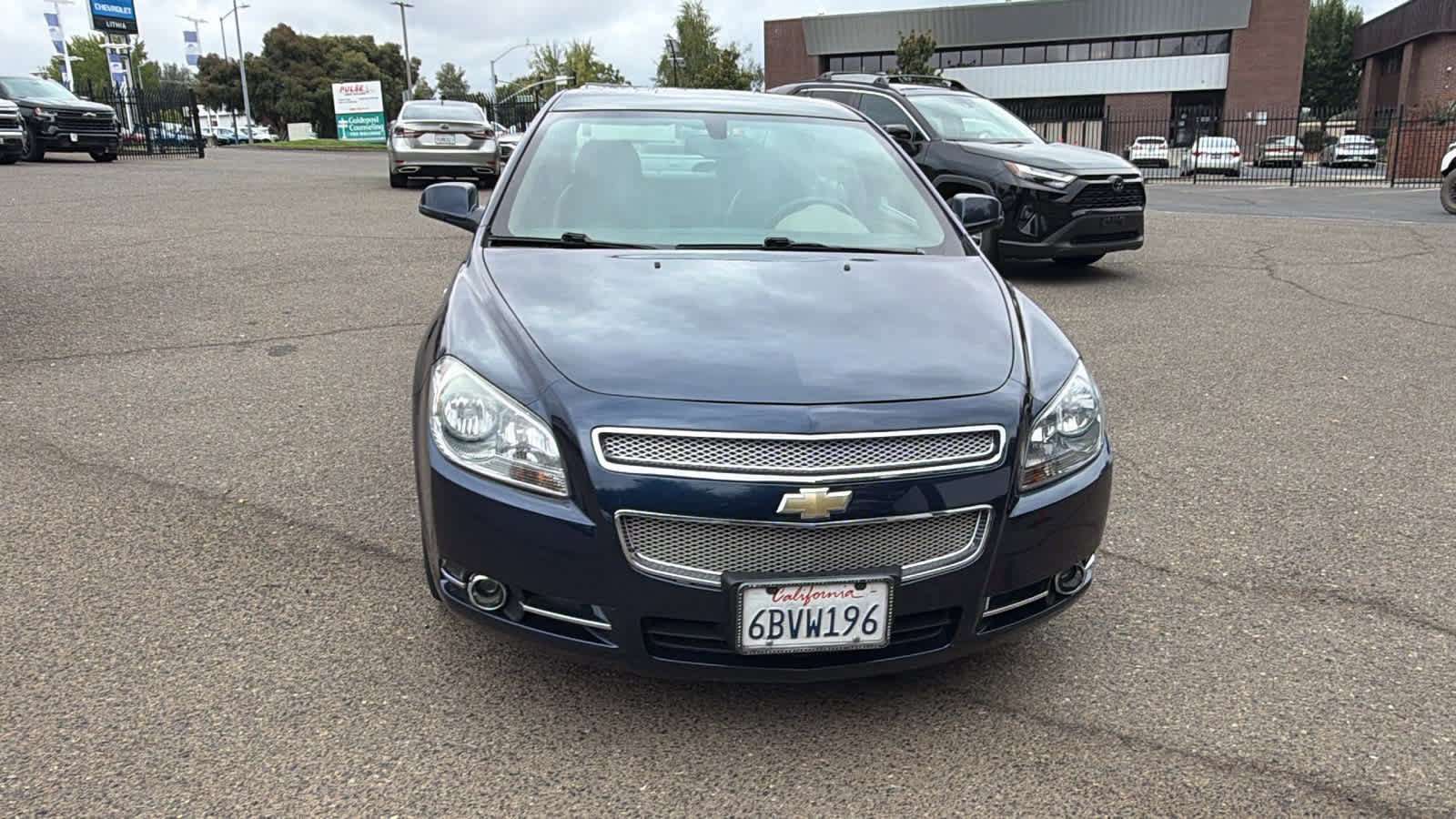 Used 2008 Chevrolet Malibu LTZ FWD image 2