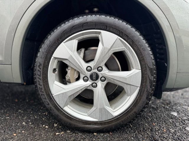 Certified 2025 Audi Q5 2.0T Premium Plus image 9