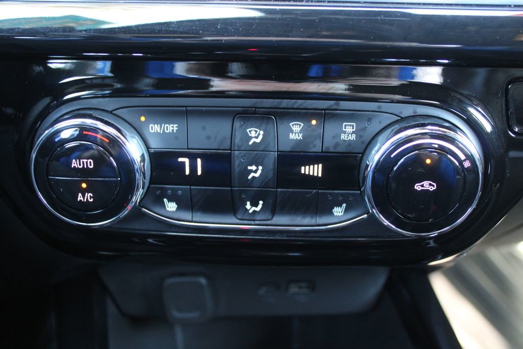 Used 2024 Chevrolet Trax RS image 38