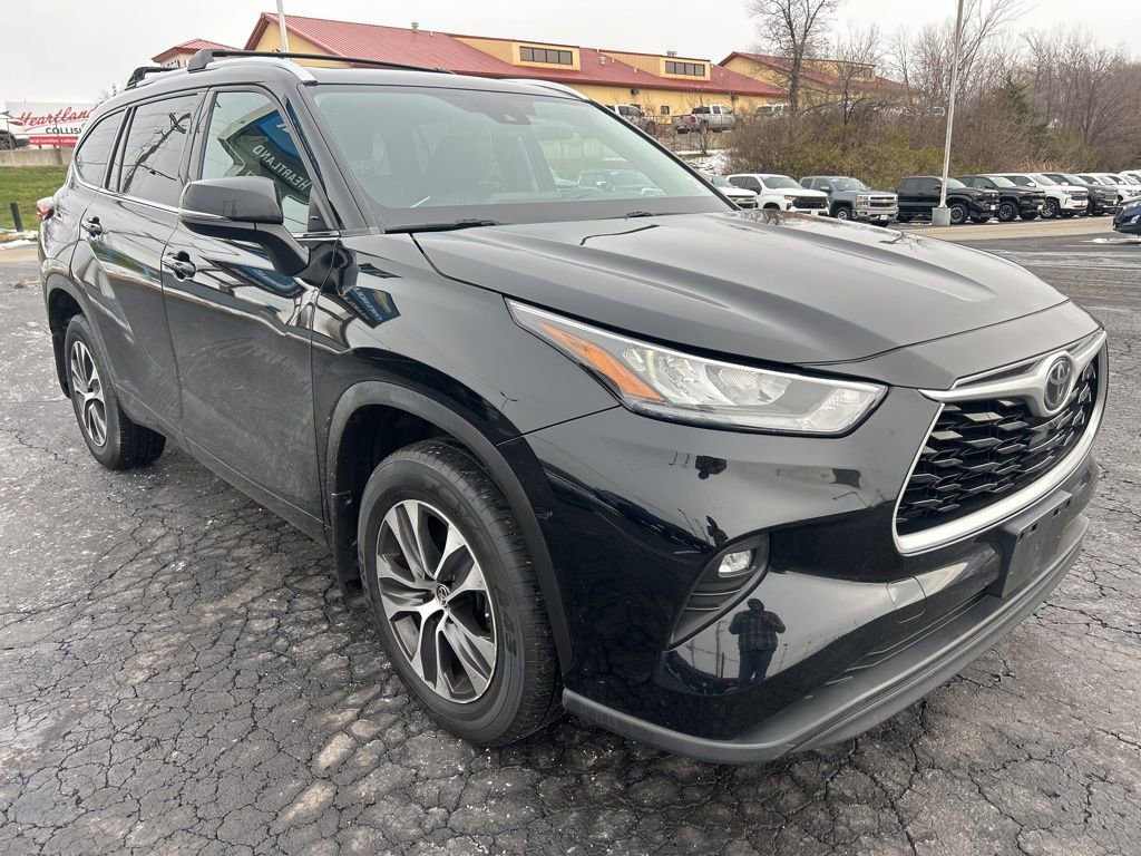Used 2020 Toyota Highlander XLE image 4