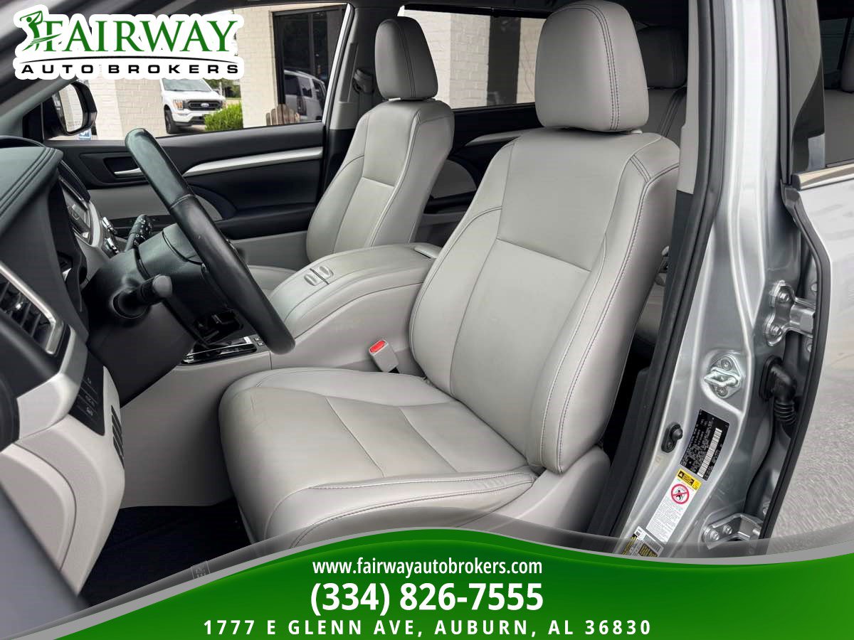 Used 2019 Toyota Highlander XLE FWD image 10